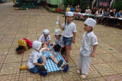 Lứa tuổi mầm non là lứa tuổi tràn ngập xúc cảm, trí tò mò, trí tưởng tượng bay bổng