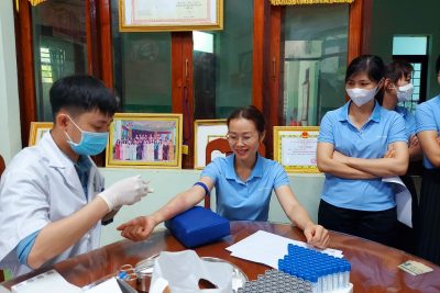 Khám sức khỏe định kỳ cho cán bộ, giáo viên, nhân viên năm học 2022-2023.